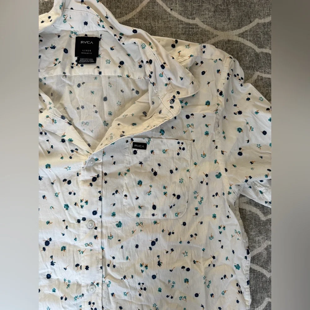 Men’s RVCA Button Up - Picture 2 of 3